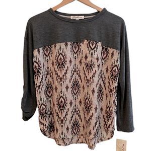 😊3/$30 ReWind 3/4 sleeve top with solid and print - Sz M